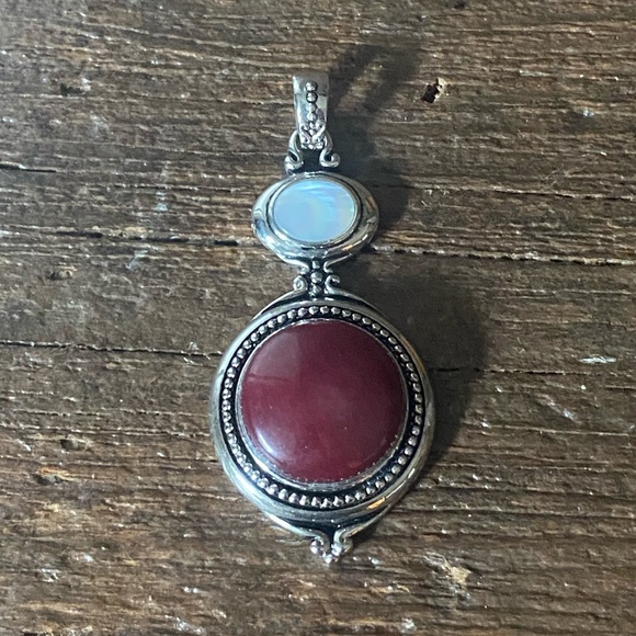 Lia Sophia Lisa Slide Pendant - Picture 2 of 4